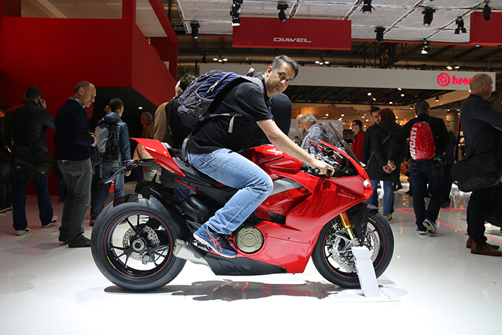 DUCATI EICMA 2017 V4